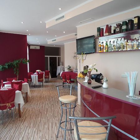 Hotel Paradise Golden Sands Esterno foto